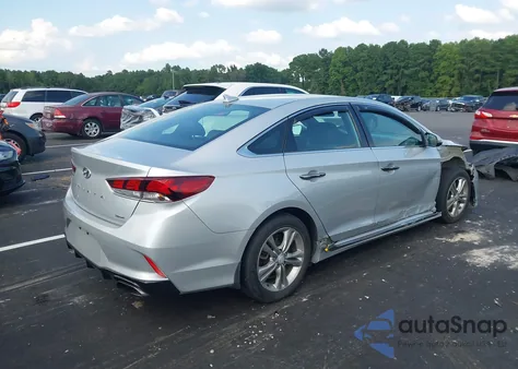 2018 Hyundai Sonata Sport+ z USA, uszkodzony, nr VIN 5NPE34AF4JH701880